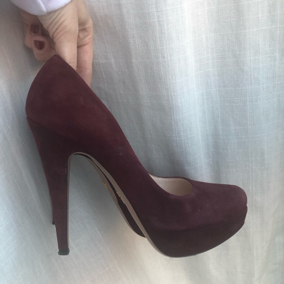 Gorgeous Prada Suede Platform Pumps - Burgundy Size 38 - 👠 - Picture 2 of 6